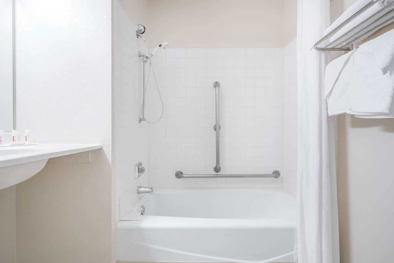 Super 8 By Wyndham Baxter/Brainerd Area - thumb 30