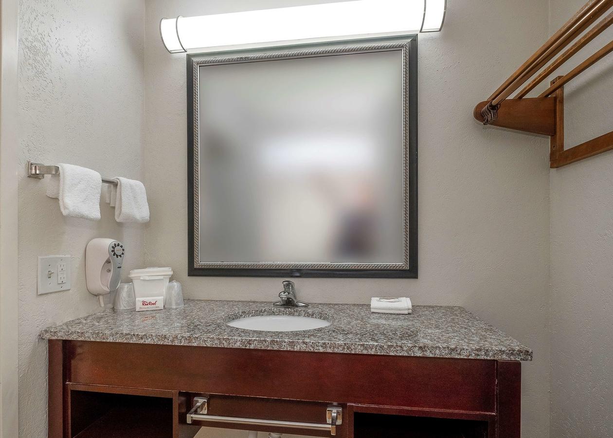 Red Roof Inn Gulfport - Biloxi Airport - thumb 17