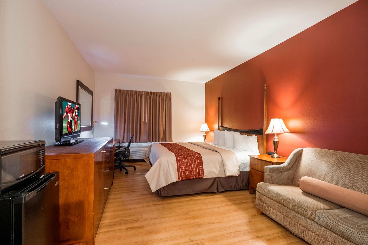 Red Roof Inn & Suites Biloxi - thumb 0