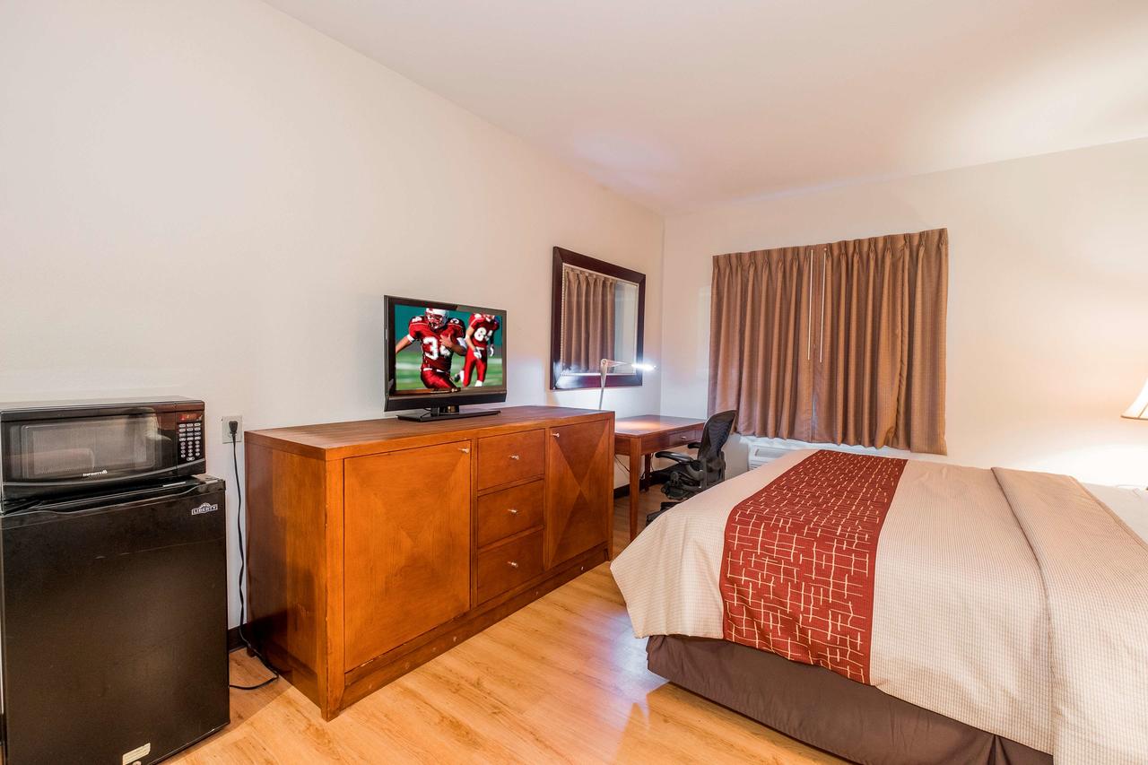 Red Roof Inn & Suites Biloxi - thumb 3