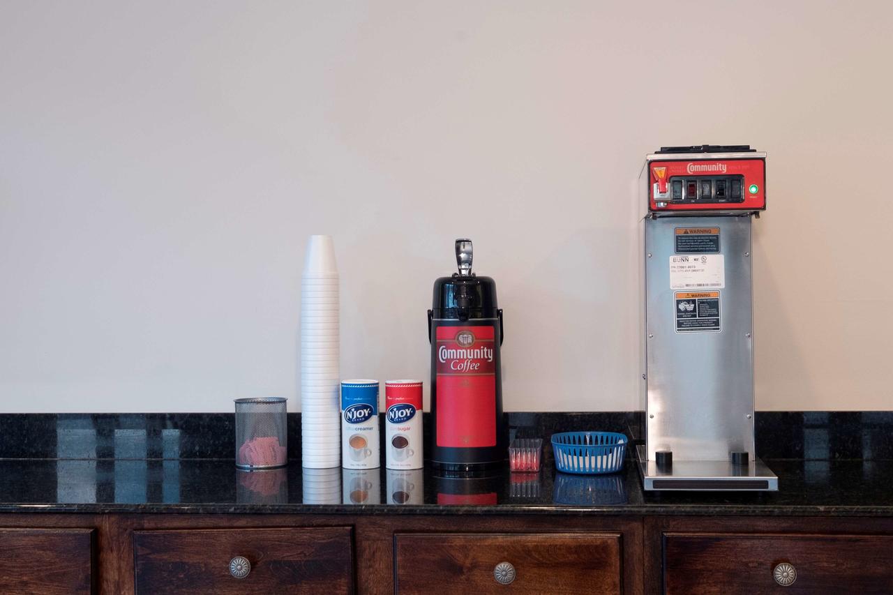 Red Roof Inn & Suites Biloxi - thumb 25