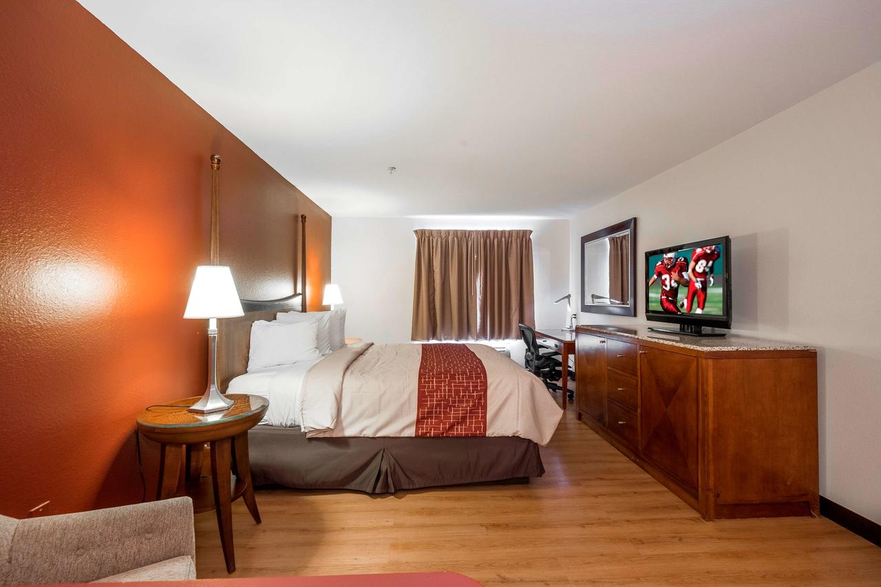 Red Roof Inn & Suites Biloxi - thumb 17