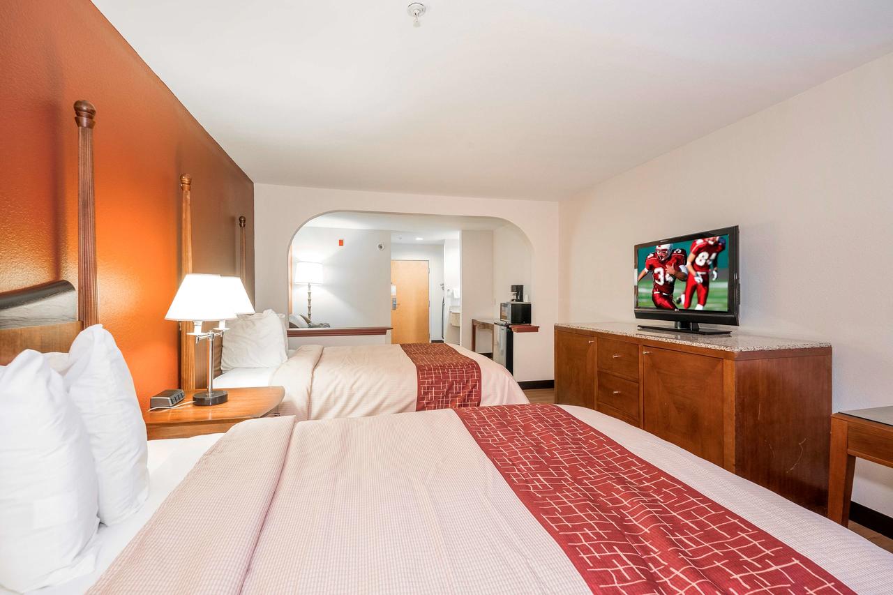 Red Roof Inn & Suites Biloxi - thumb 15