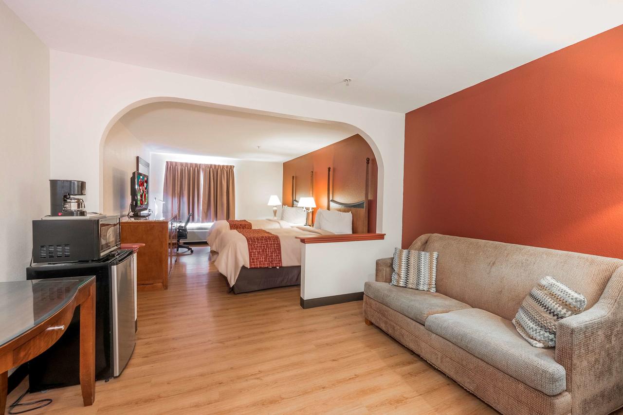 Red Roof Inn & Suites Biloxi - thumb 14