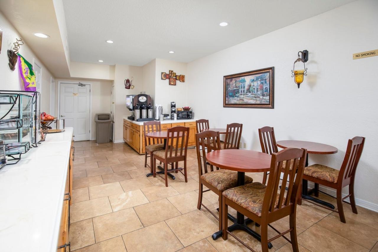 Regency Inn & Suites Biloxi - thumb 16