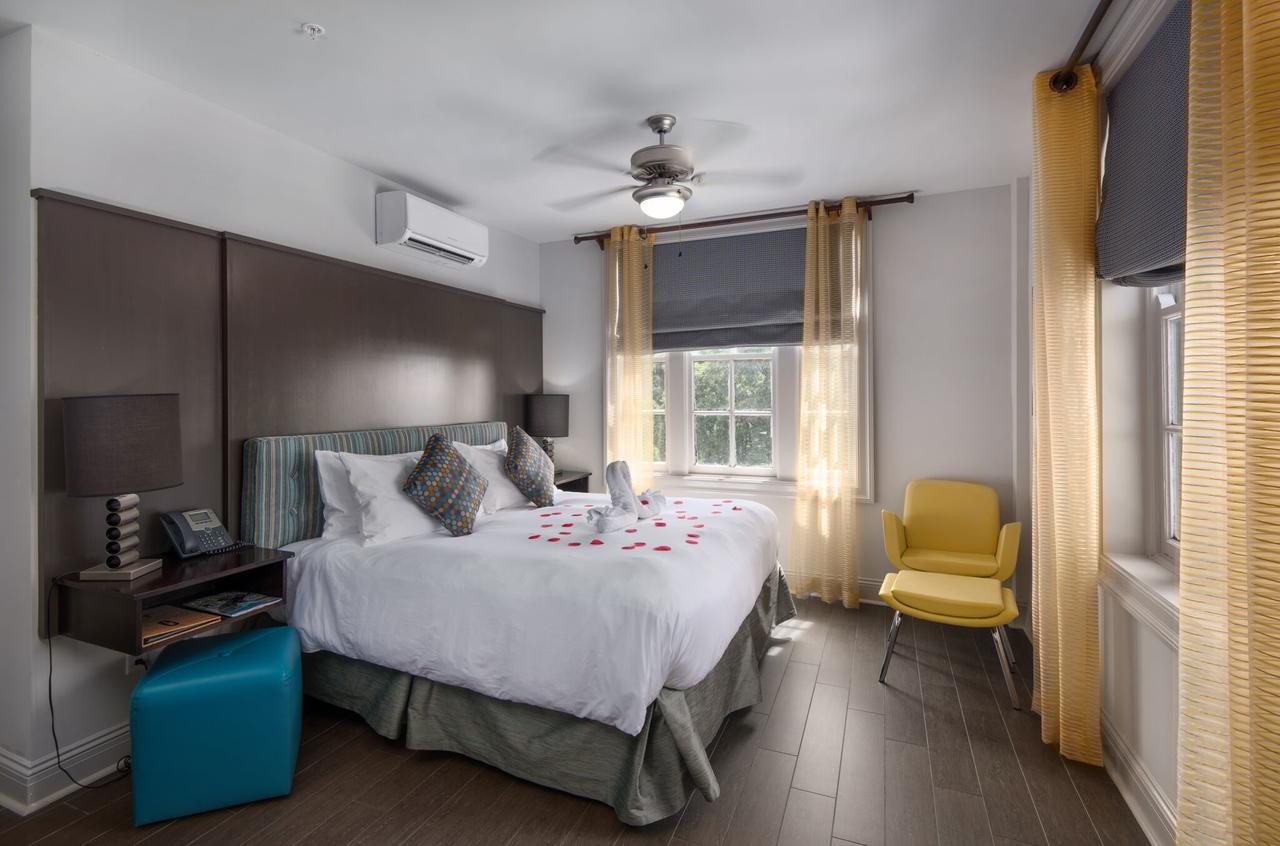 White House Hotel - thumb 4