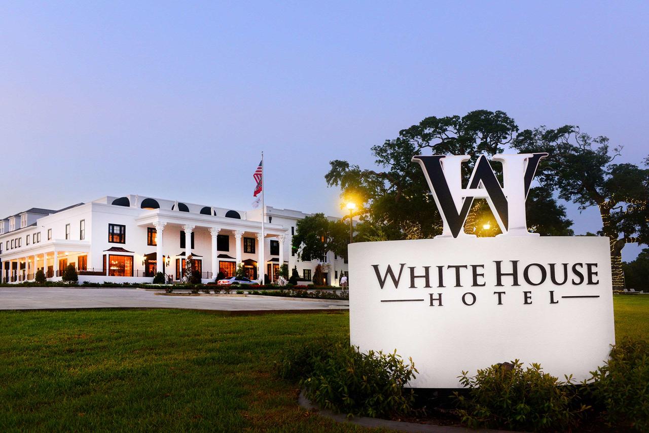White House Hotel - thumb 0