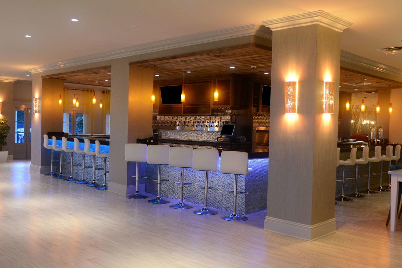 White House Hotel - thumb 9