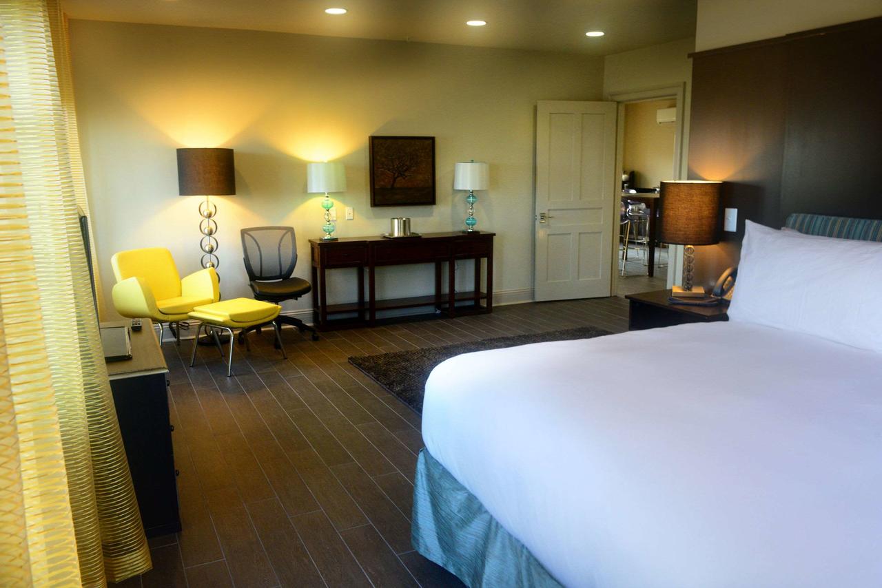 White House Hotel - thumb 20