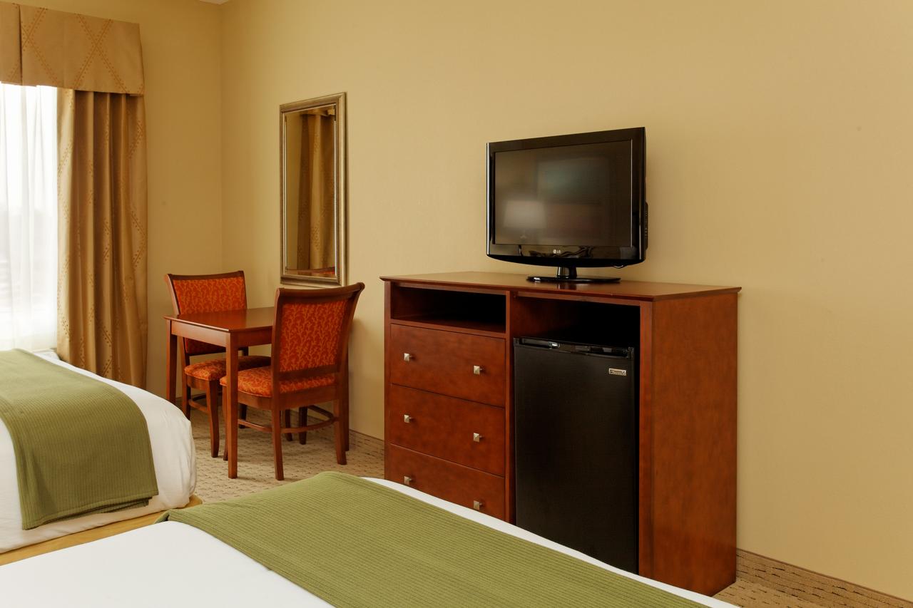 Holiday Inn Express Long Beach - thumb 2