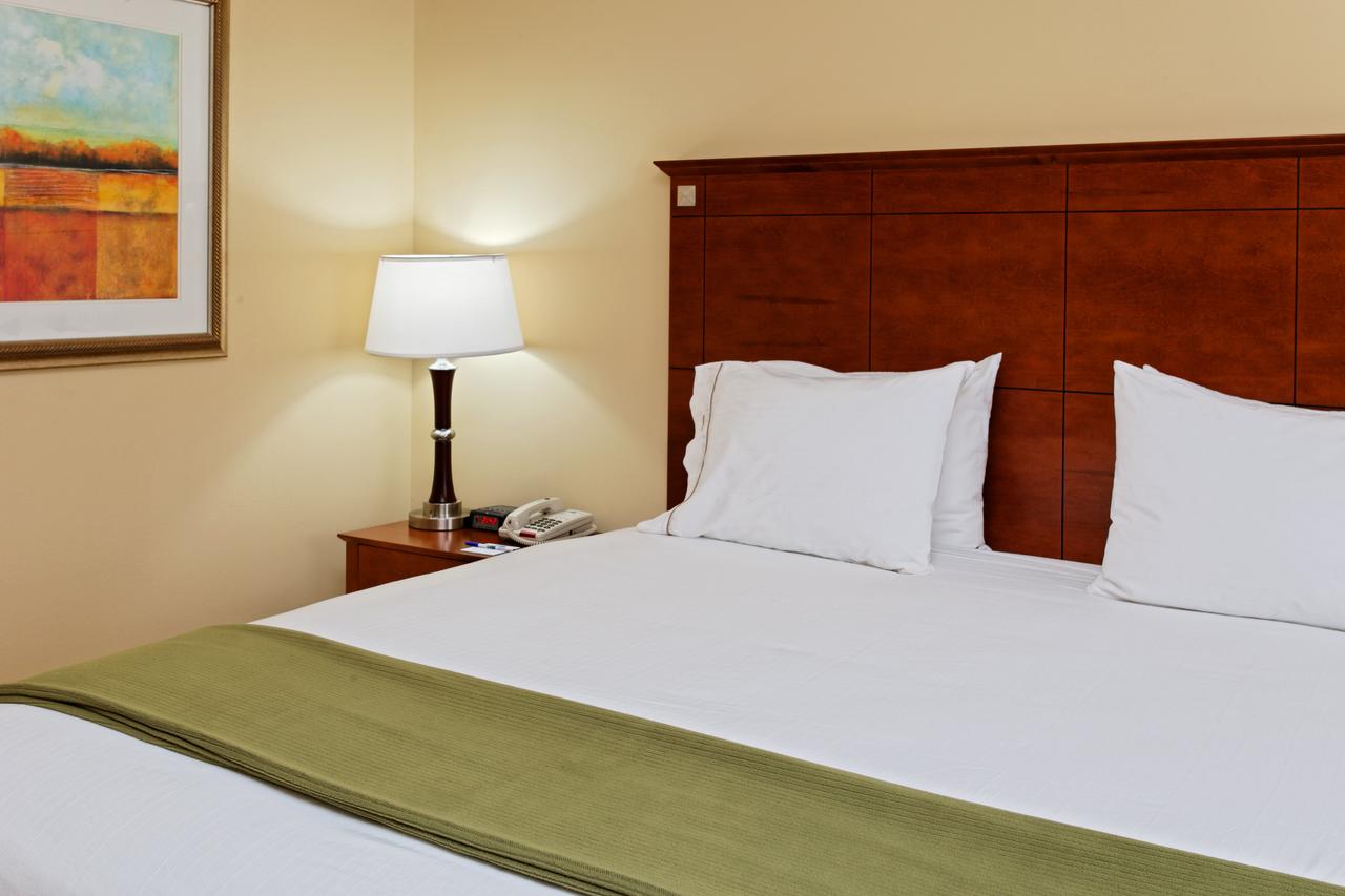 Holiday Inn Express Long Beach - thumb 18