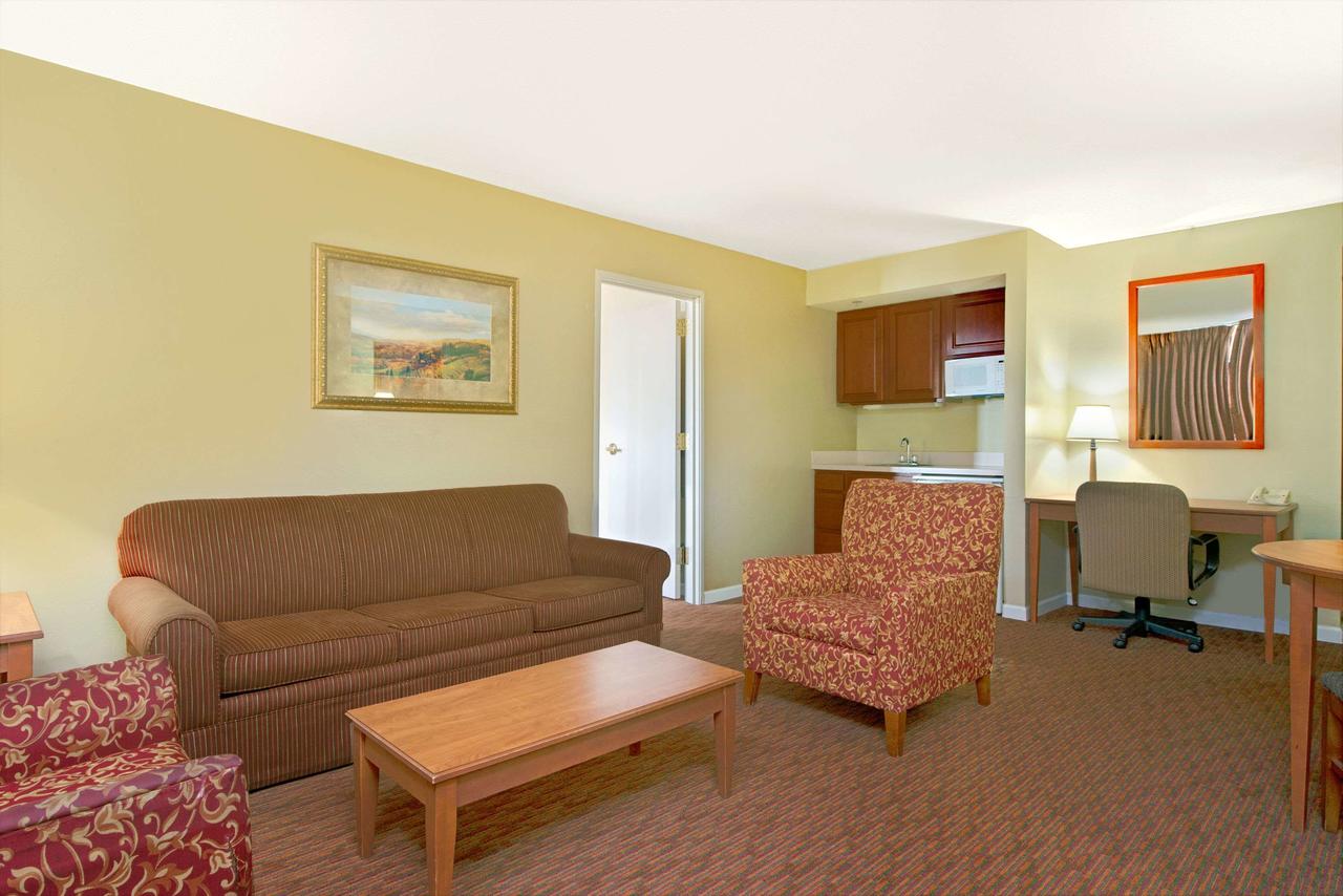 Days Inn By Wyndham St. Louis/Westport MO - thumb 9