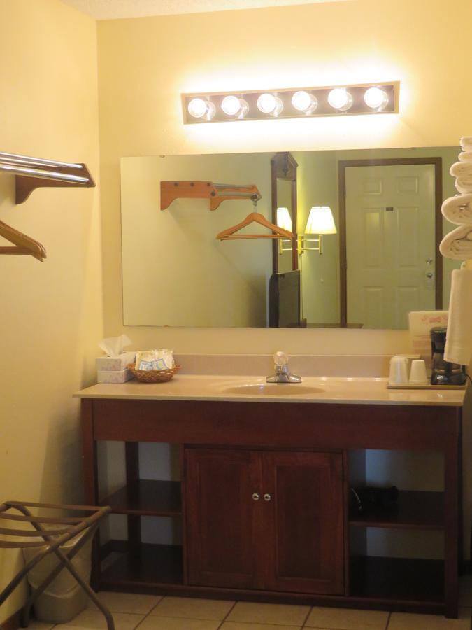 Honeysuckle Inn - thumb 22