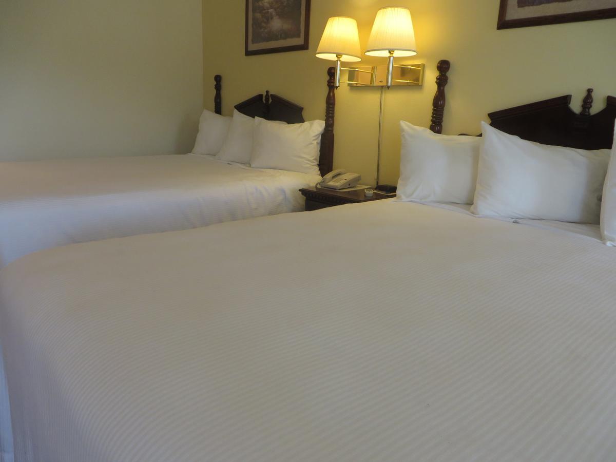 Honeysuckle Inn - thumb 2