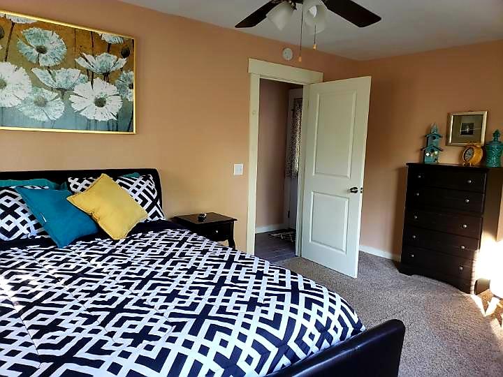 1920s Rock Bungalow - thumb 17