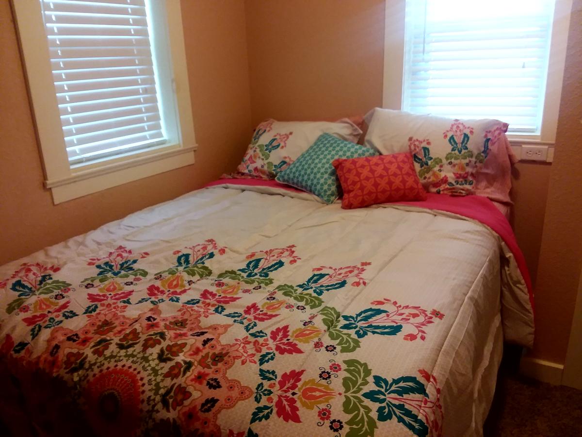 1920s Rock Bungalow - thumb 11