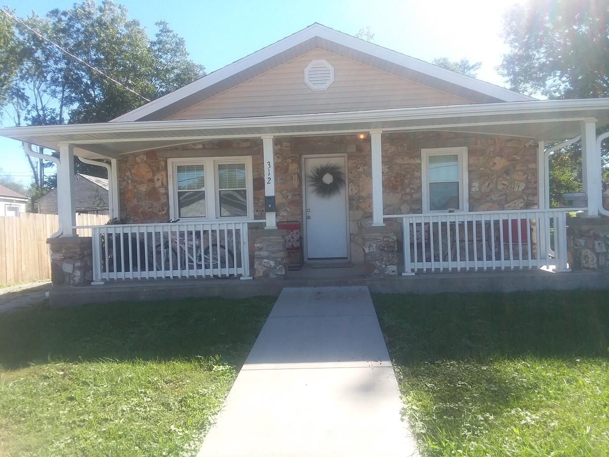 1920s Rock Bungalow - thumb 1