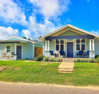 Walk to Beach From Outstanding Classic Residence - Accommodation Alabama