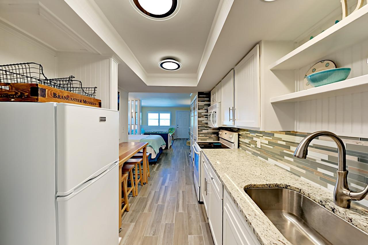 122 Sea Breeze - Sutdio Condo - thumb 8