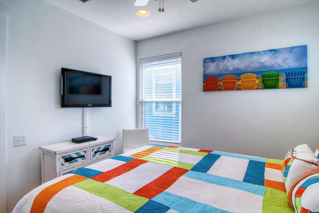 Flip Flops And Shades Home - thumb 15