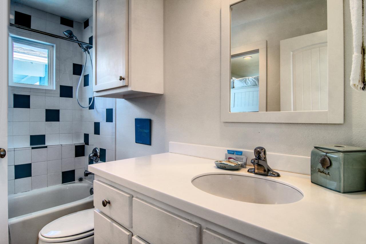 Flip Flops And Shades Home - thumb 22