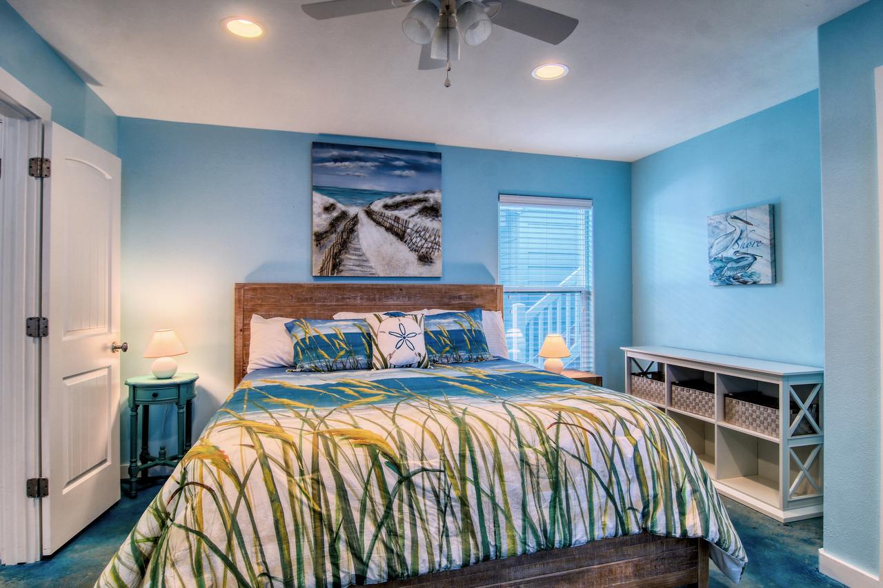 Flip Flops And Shades Home - thumb 17