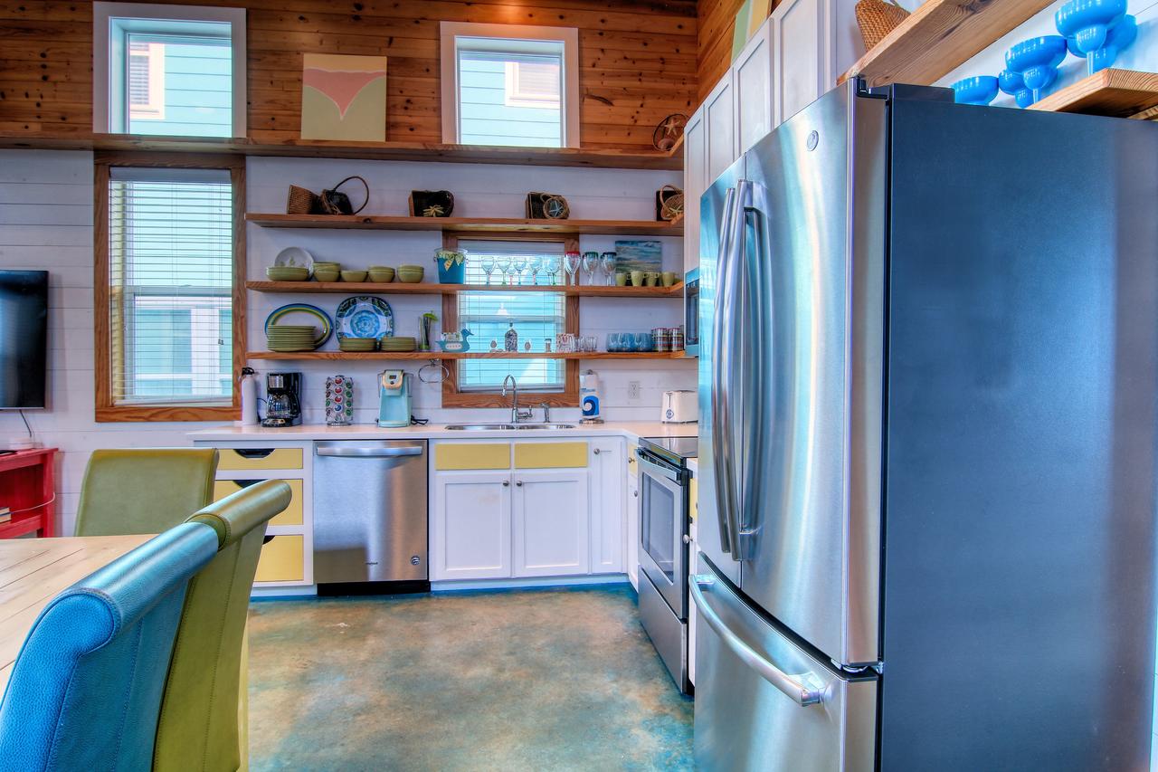 Flip Flops And Shades Home - thumb 13