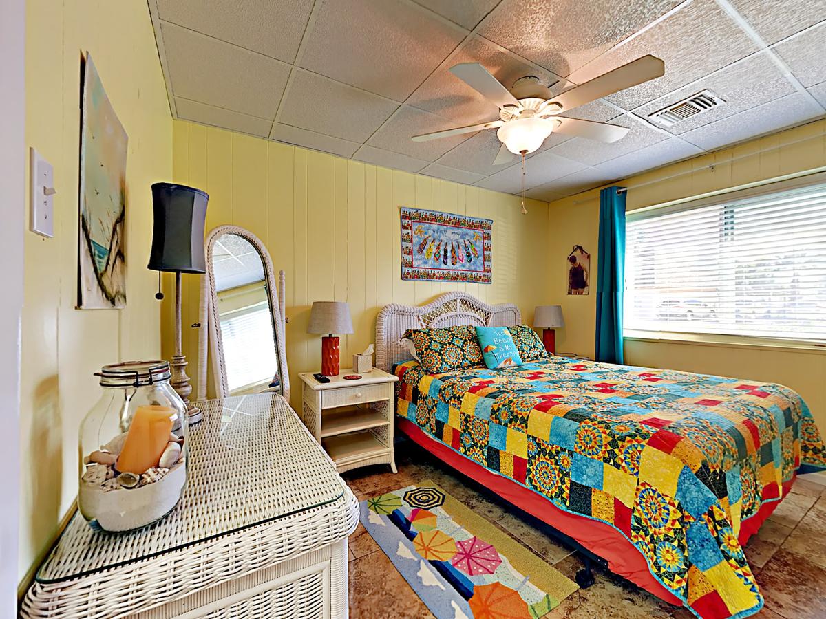 41Ir: Beach Retreat Condo - thumb 4