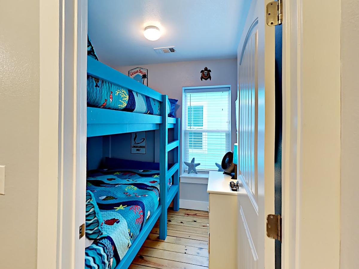 The Commons 704 - Three Bedroom Townhome - thumb 2