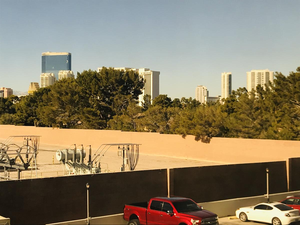 Amazing Master Suite In Shared 2/B Condo Behind Convention Center - thumb 9