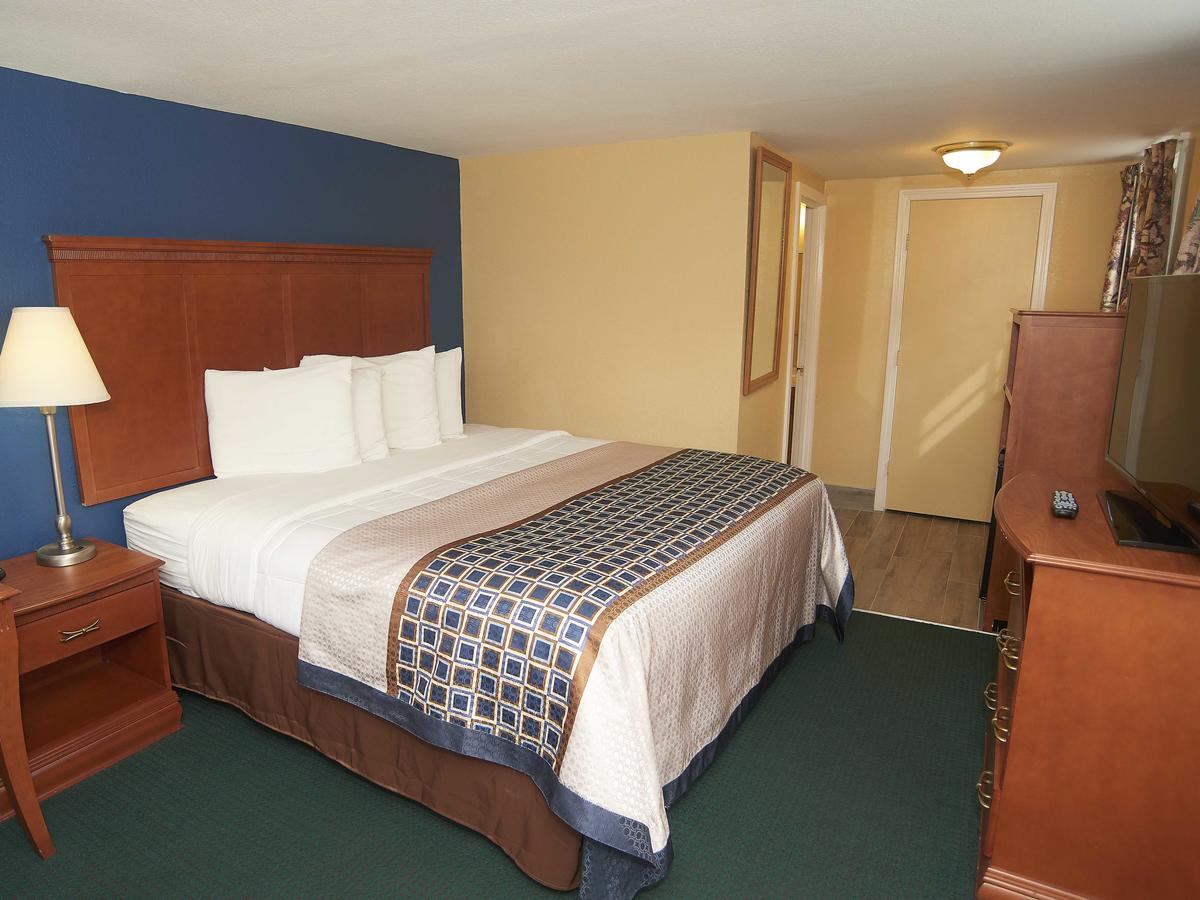 Swiss Chalets Village Inn - thumb 5