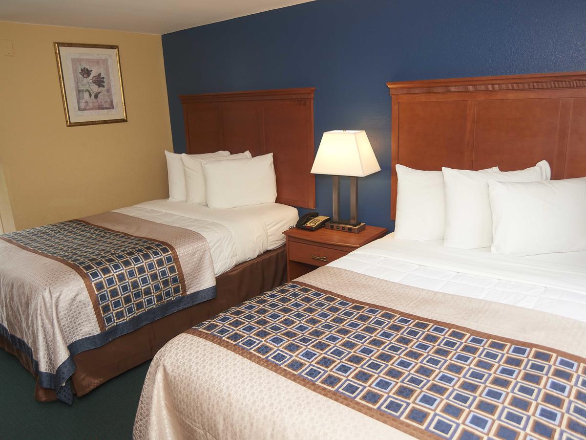 Swiss Chalets Village Inn - thumb 32