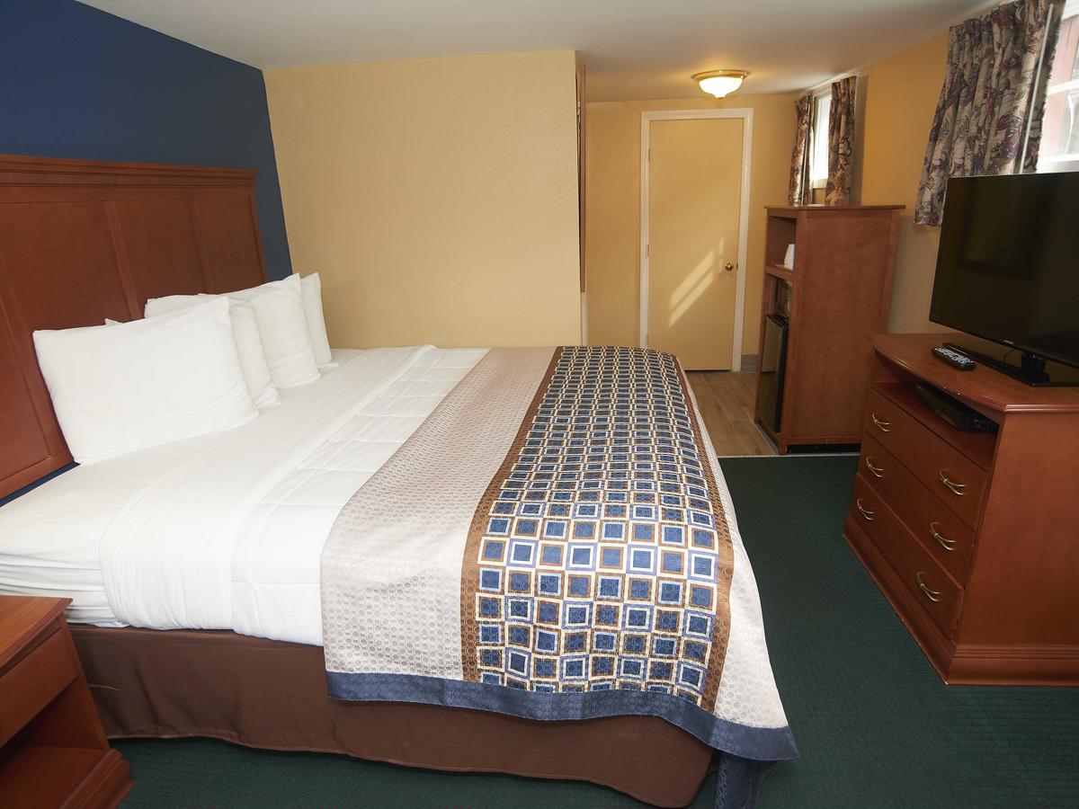 Swiss Chalets Village Inn - thumb 25