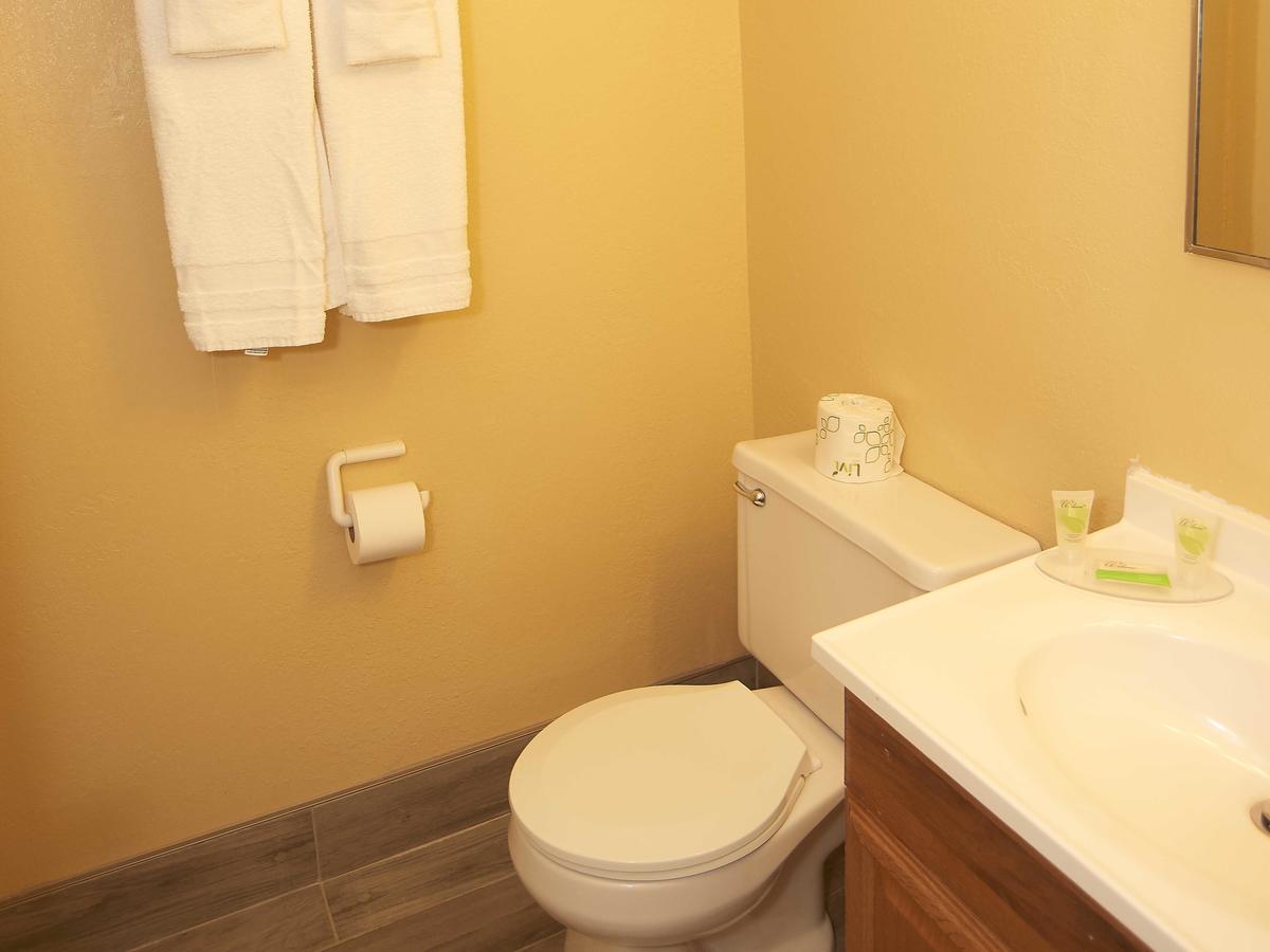 Swiss Chalets Village Inn - thumb 20