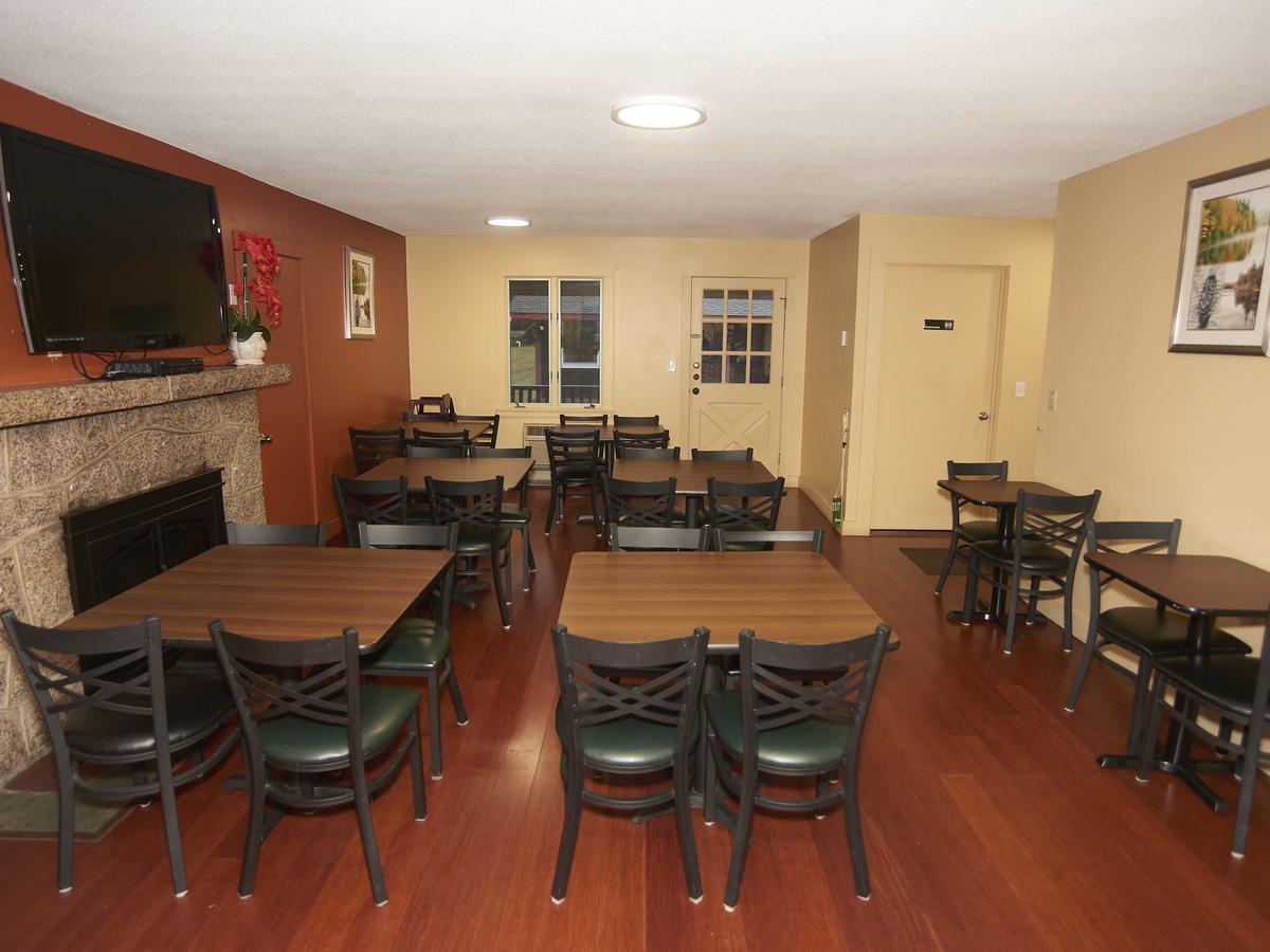 Swiss Chalets Village Inn - thumb 18