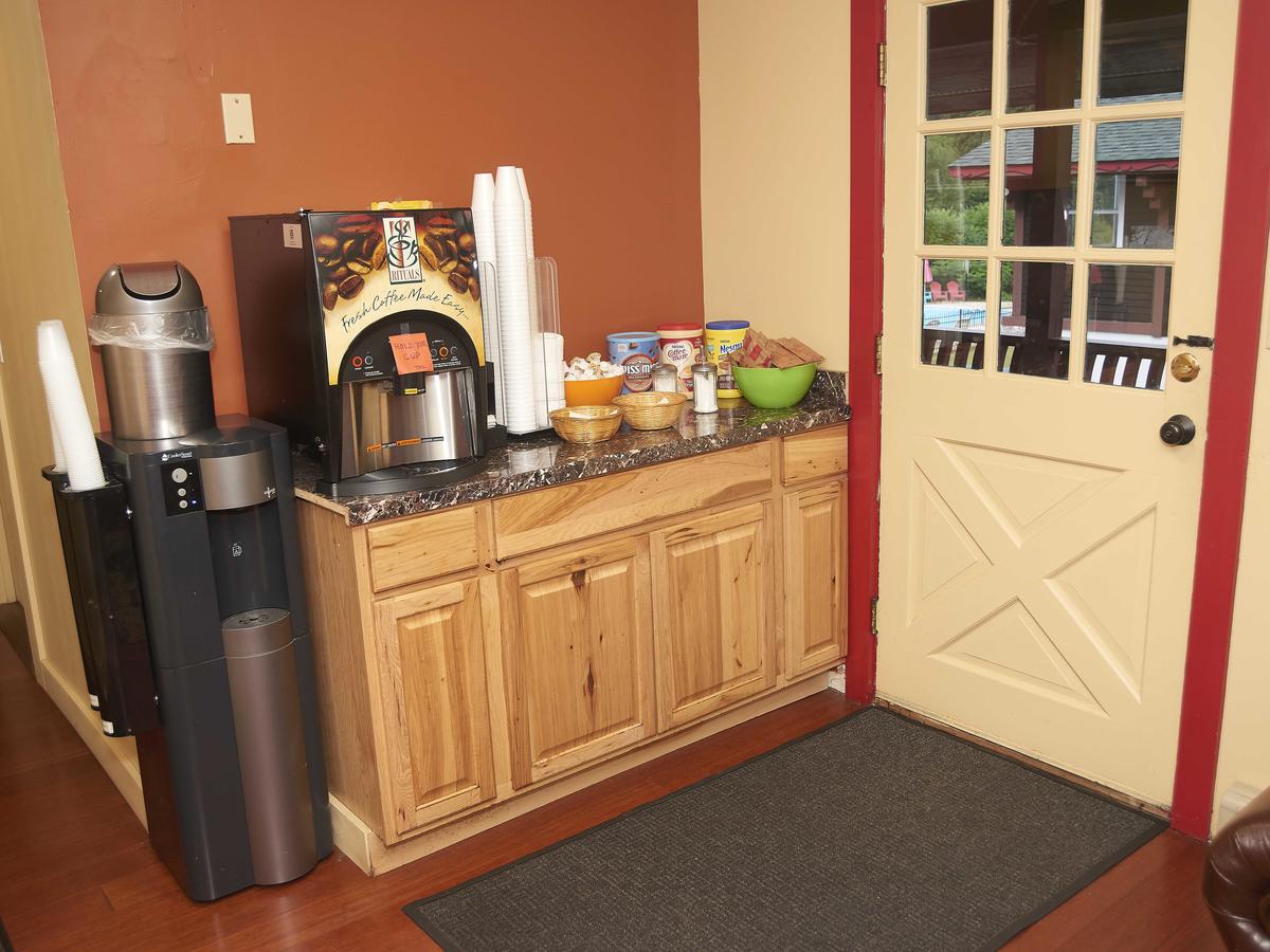 Swiss Chalets Village Inn - thumb 11