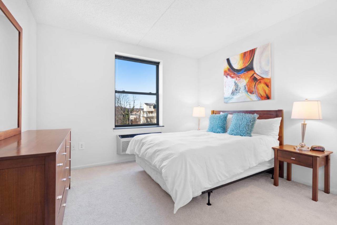 Global Luxury Suites At Chancery - thumb 2