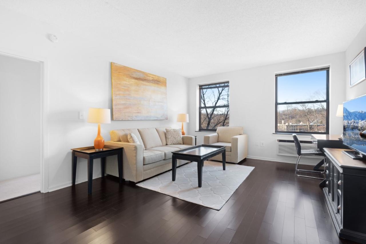 Global Luxury Suites At Chancery - thumb 0