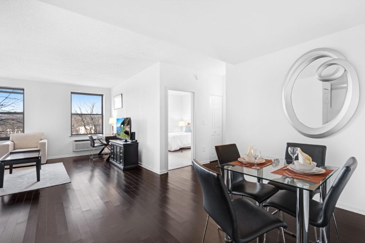 Global Luxury Suites At Chancery - thumb 1