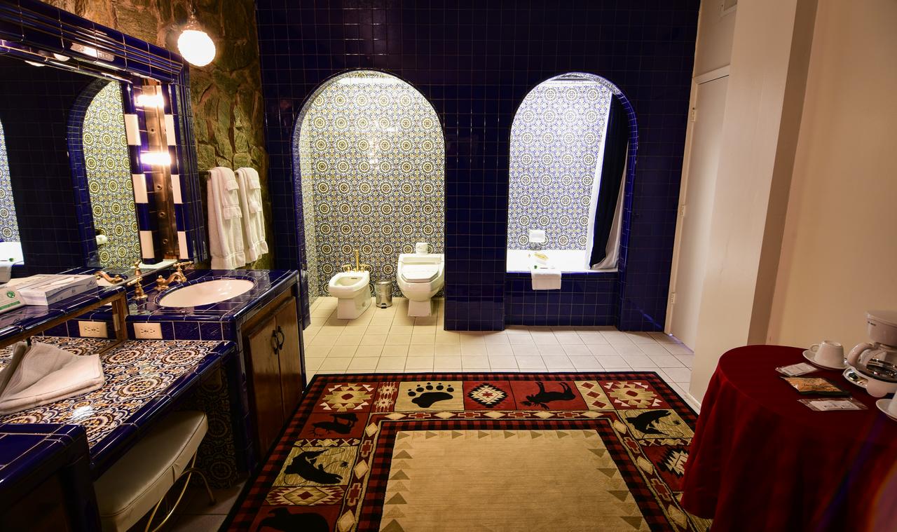 El Rancho Hotel - thumb 22