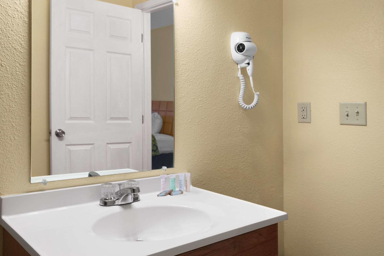 Travelodge By Wyndham Clovis - thumb 23