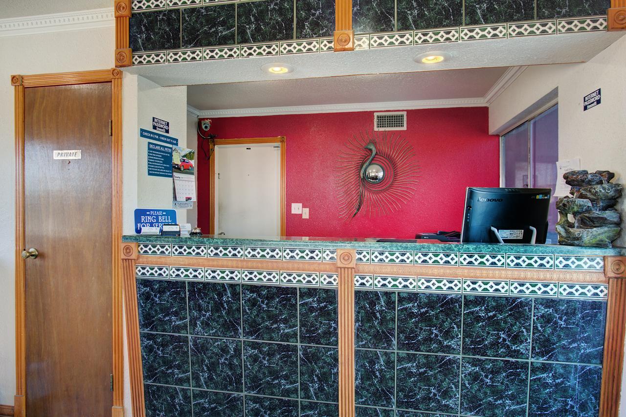 Carlsbad Inn - thumb 3