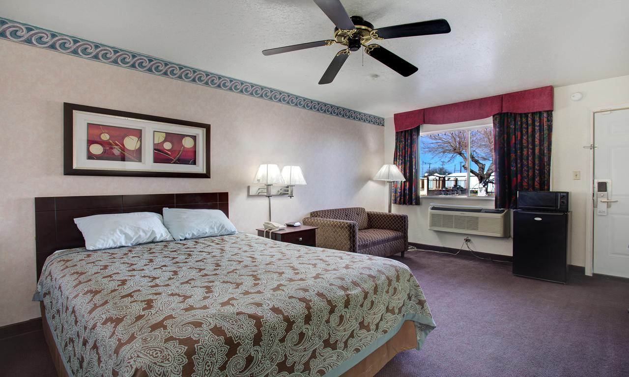 Carlsbad Inn - thumb 0