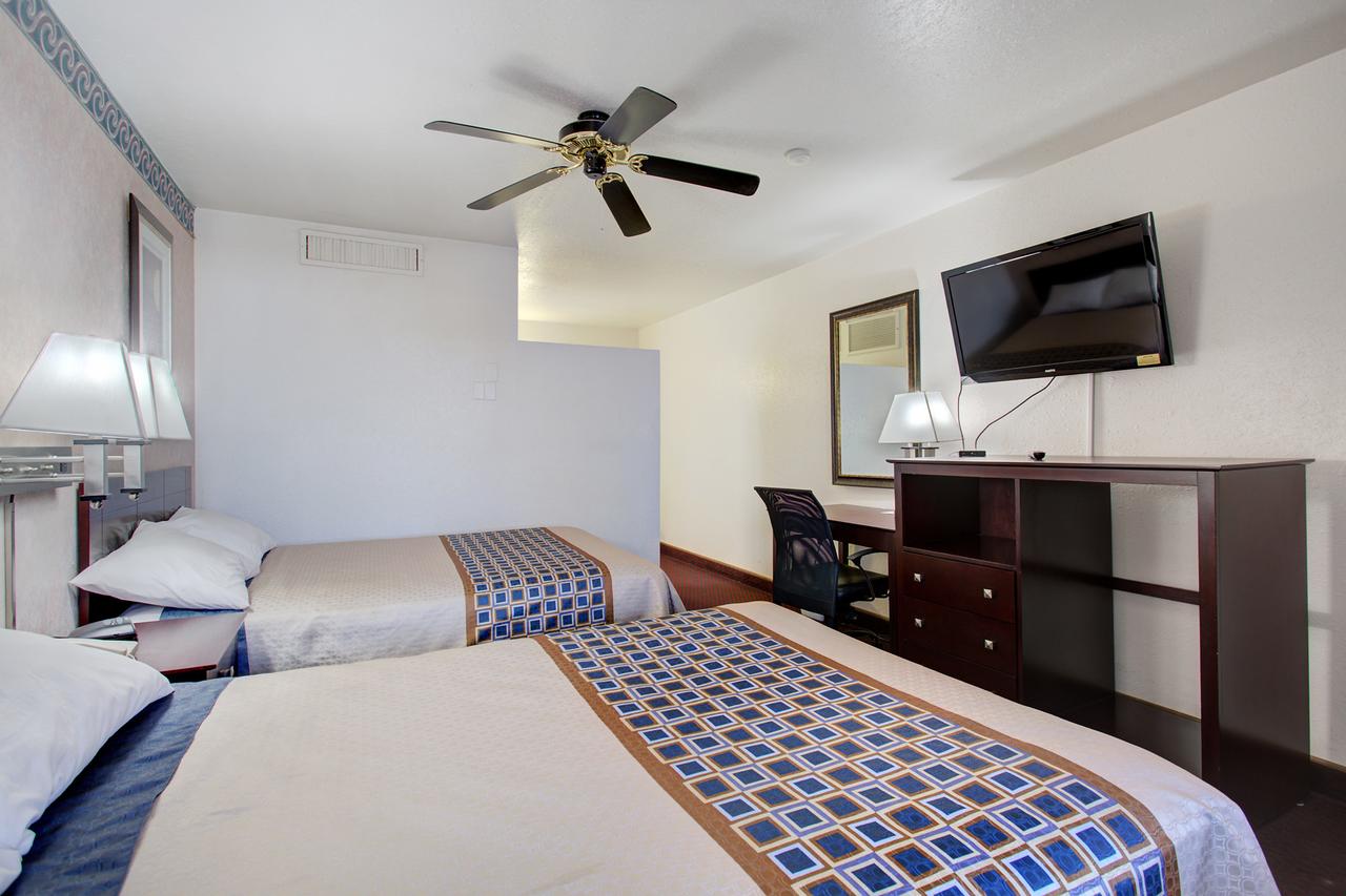 Carlsbad Inn - thumb 8