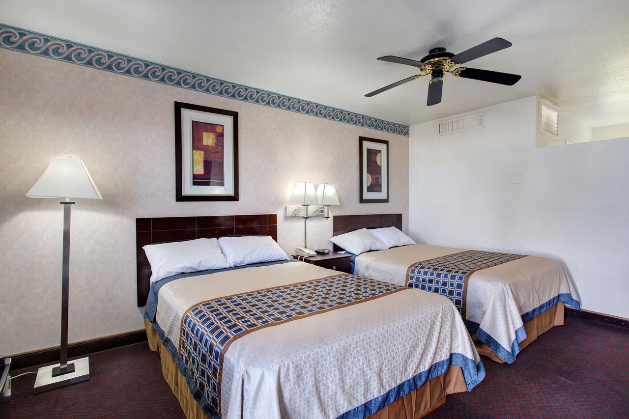 Carlsbad Inn - thumb 9