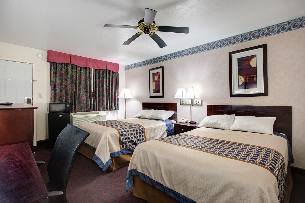 Carlsbad Inn - thumb 7