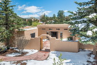 3 BD 5 Min. Walk to Canyon Rd Apodaca Accommodation Alabama