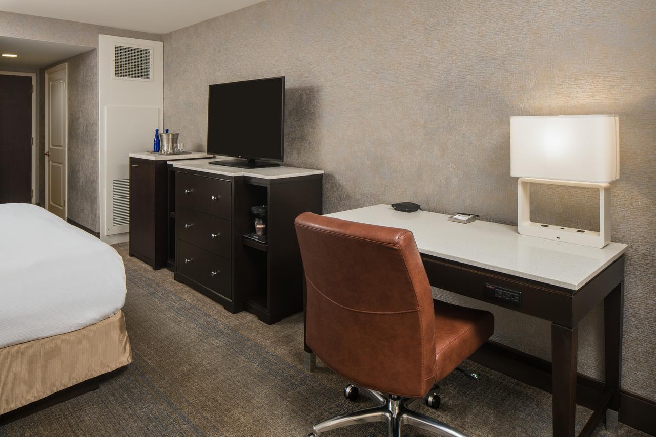 The Saratoga Hilton - thumb 5