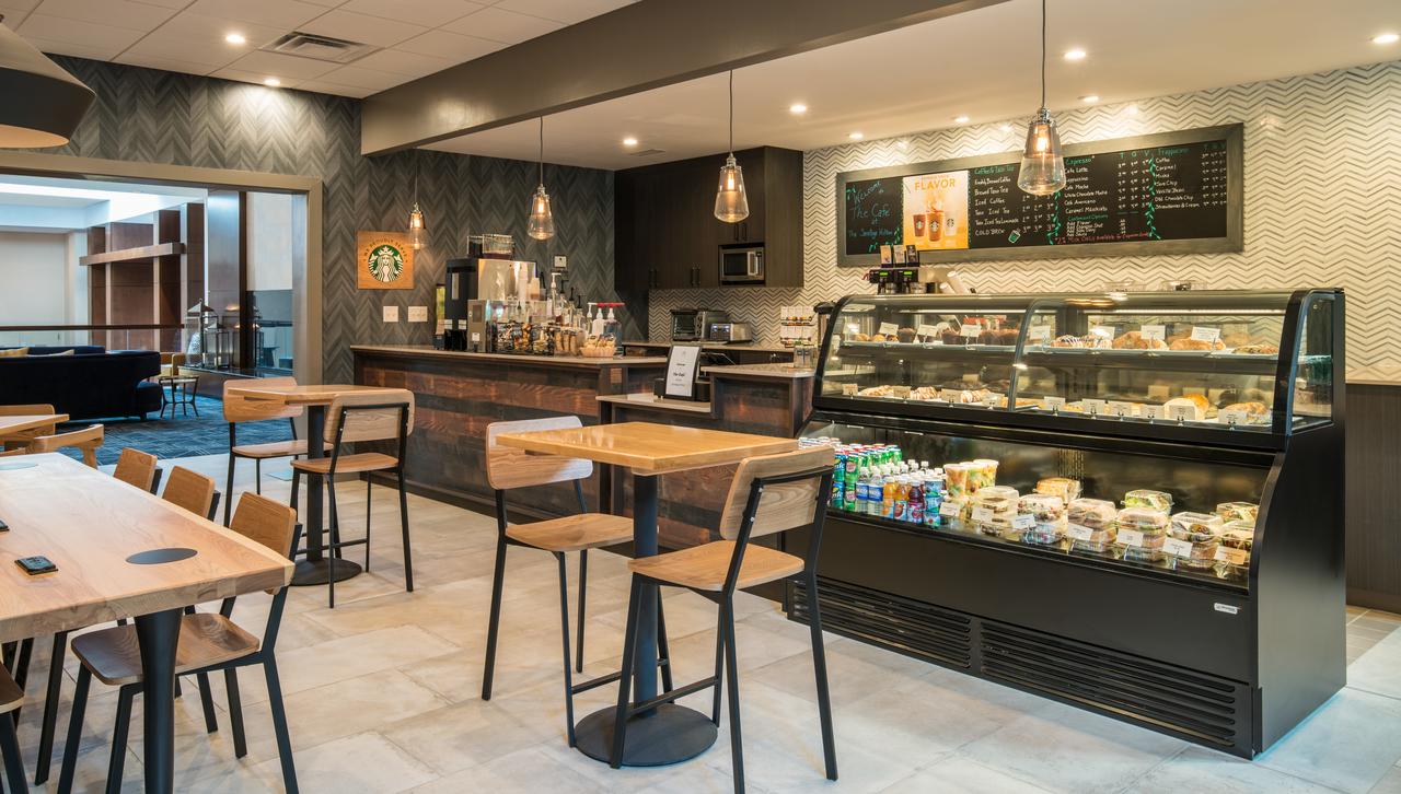 The Saratoga Hilton - thumb 18