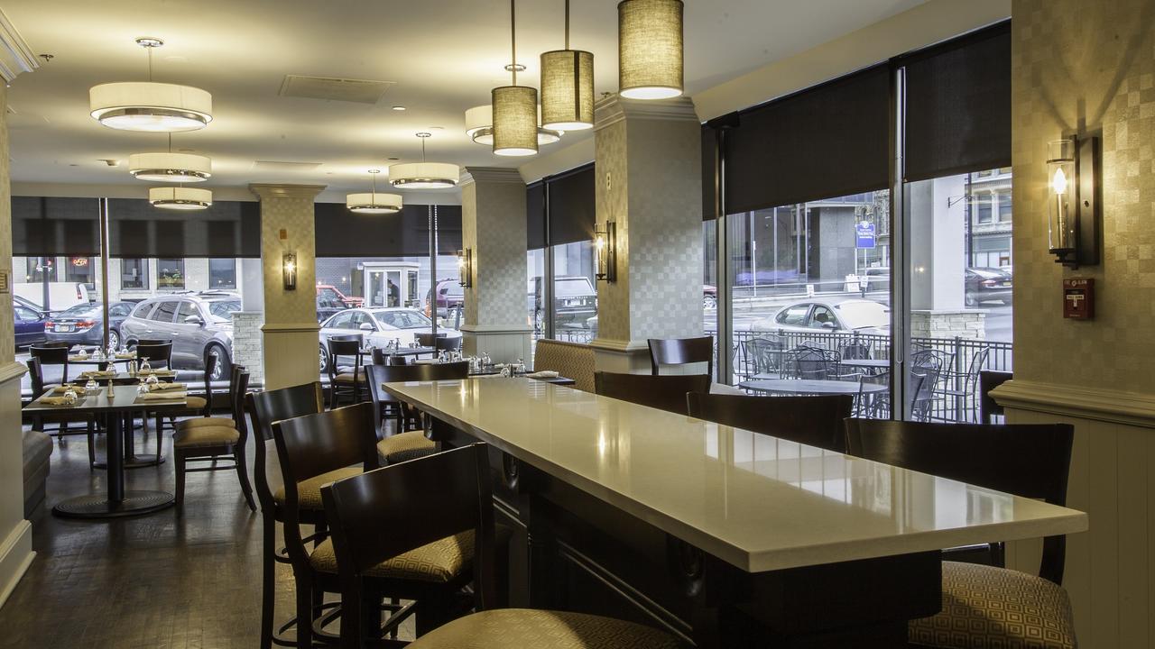 Holiday Inn Downtown Rochester - thumb 11